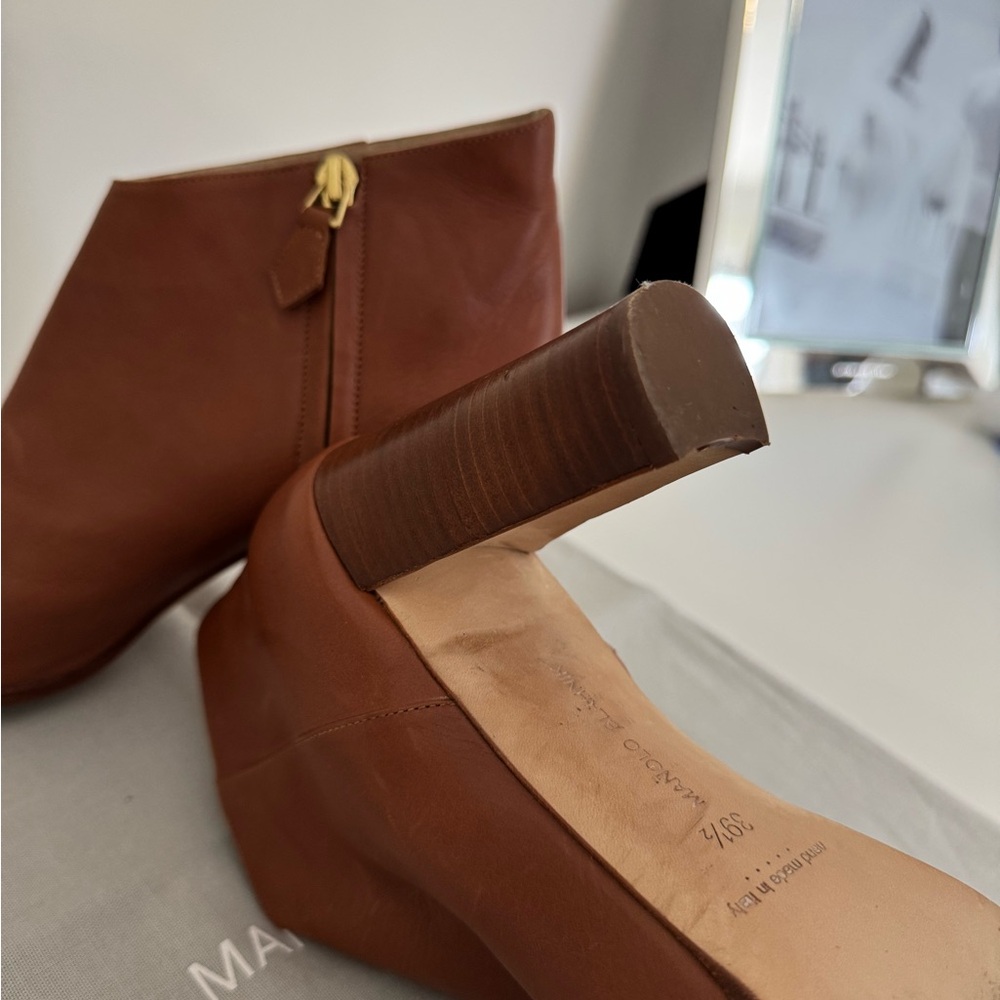 Manolo Blahnik Brusta Brown Leather Ankle Boots - Picture 7 of 8